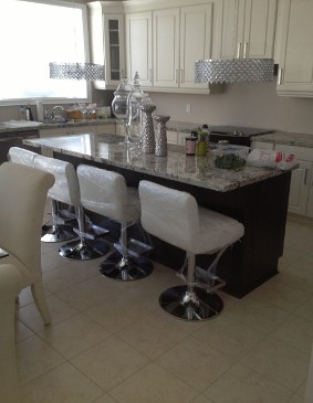Quartz Countertop and Bar